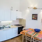 Beachfront Hula Hula Apartment Zadar